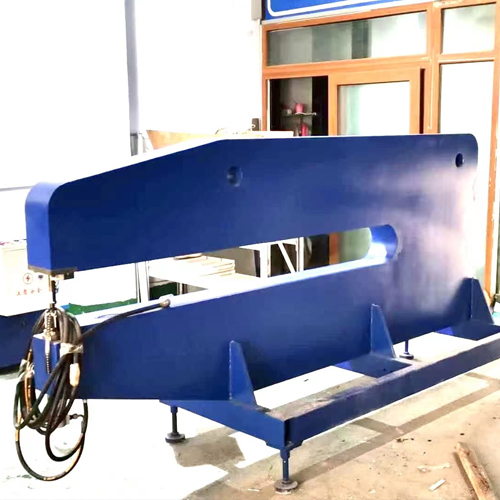 交通標牌自動鉚釘機